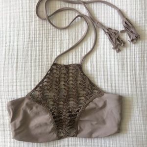 Acacia Panama Top in Opihi